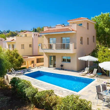 Panorama Tria Dhrousha