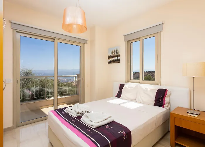 Panorama Tria Dhrousha