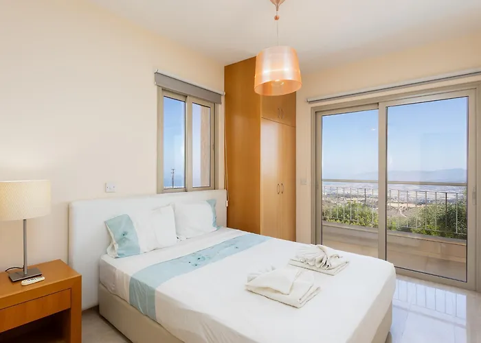 Panorama Tria Dhrousha