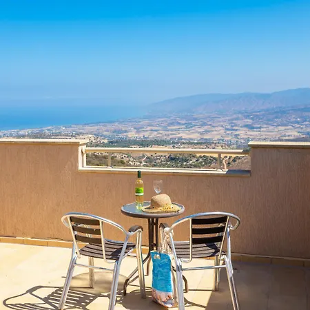 Panorama Tria Villa Dhrousha