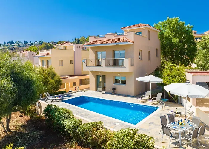 Panorama Tria Dhrousha